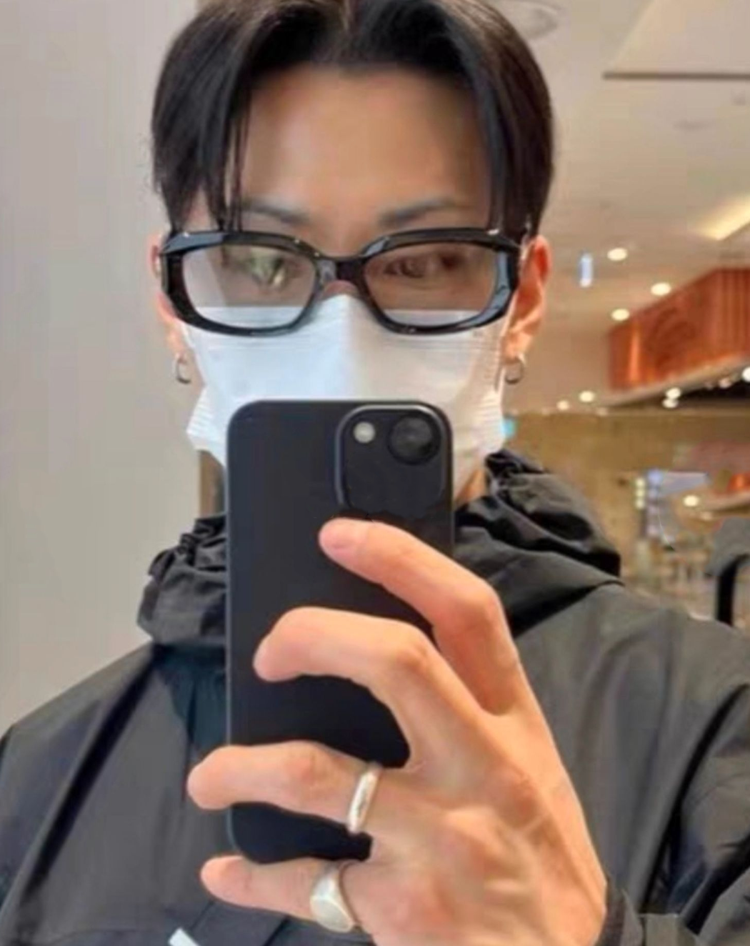 Black Irregular Geometric Rectangle Sunglasses with Side Silver Detail