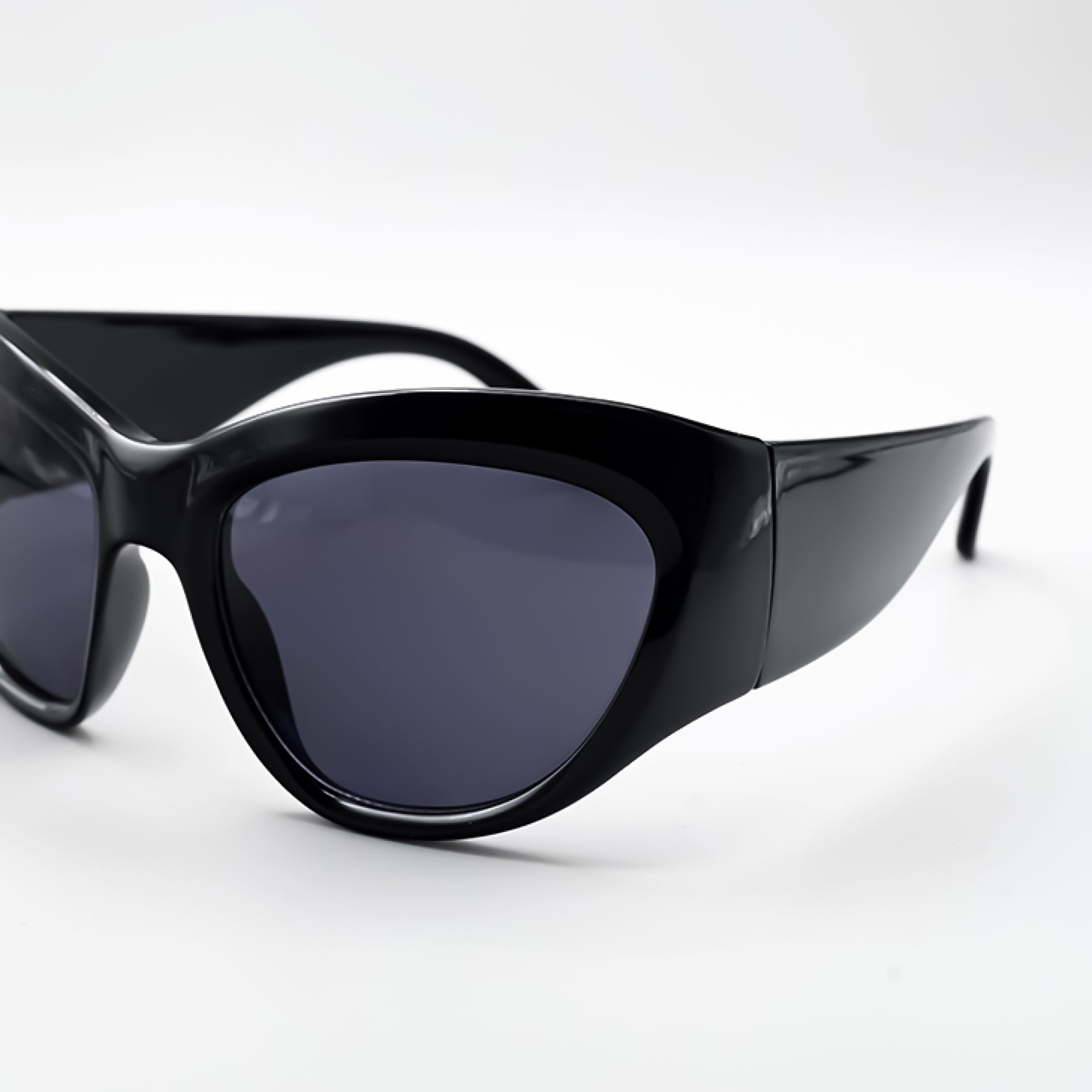 Black Ultra Curved Round Sunglasses