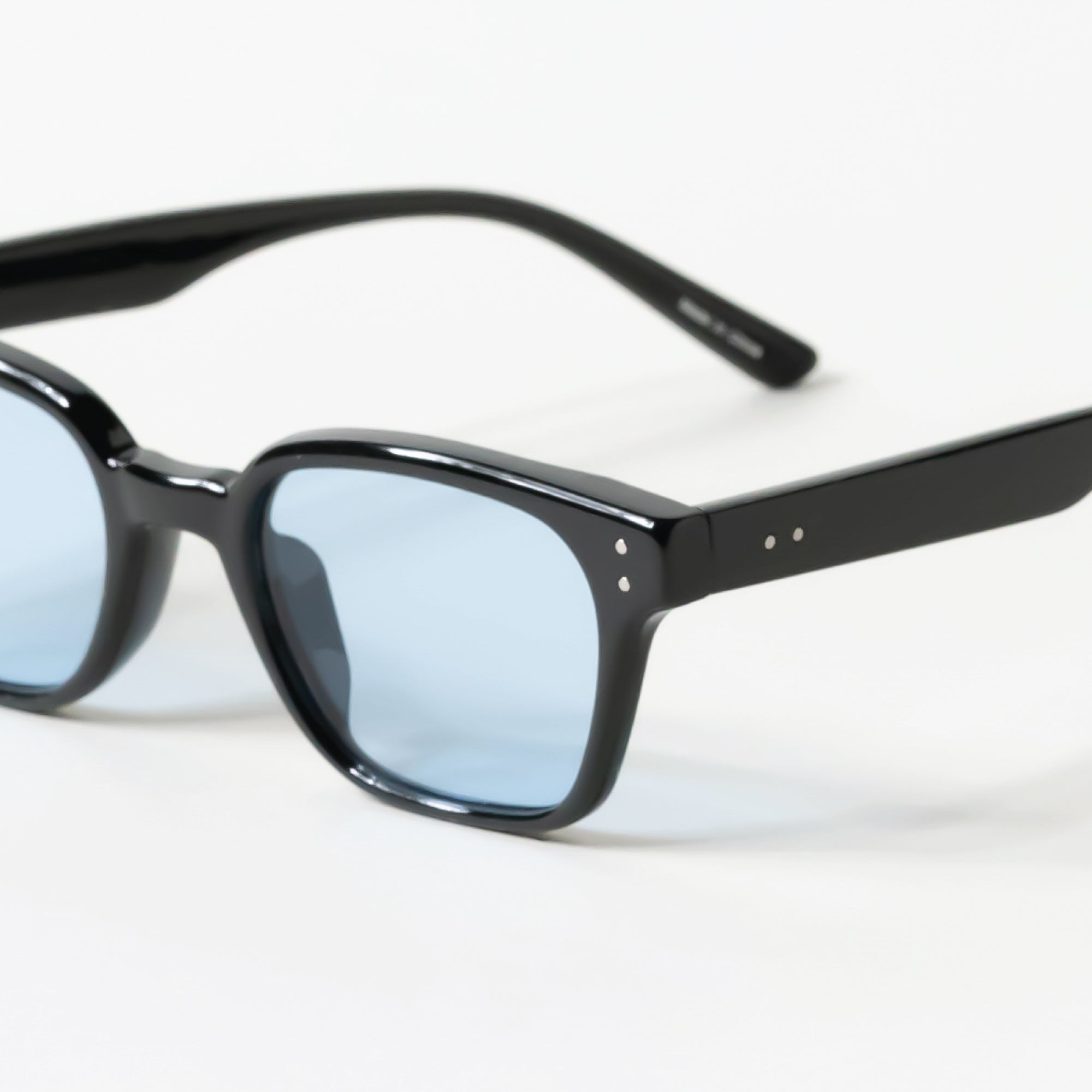 Ray-Ban Blue Tint Square Sunglasses NWOT Amazon.com: Ray-Ban RB4385 601SA1 58MM Matte Black/Plastic  main image 2