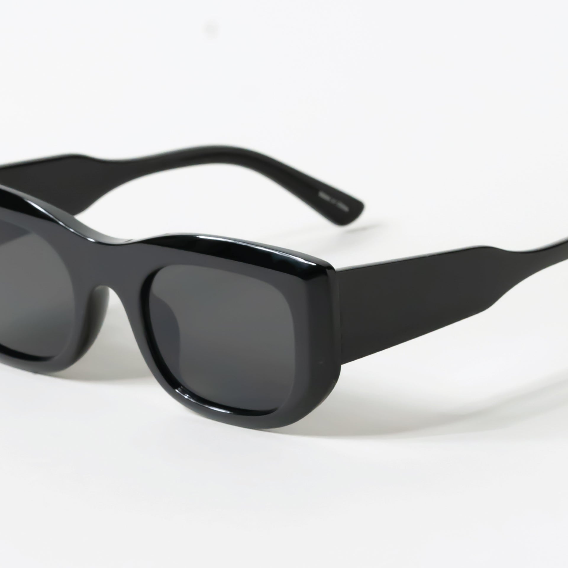 Black Blow Rectangle Sunglasses