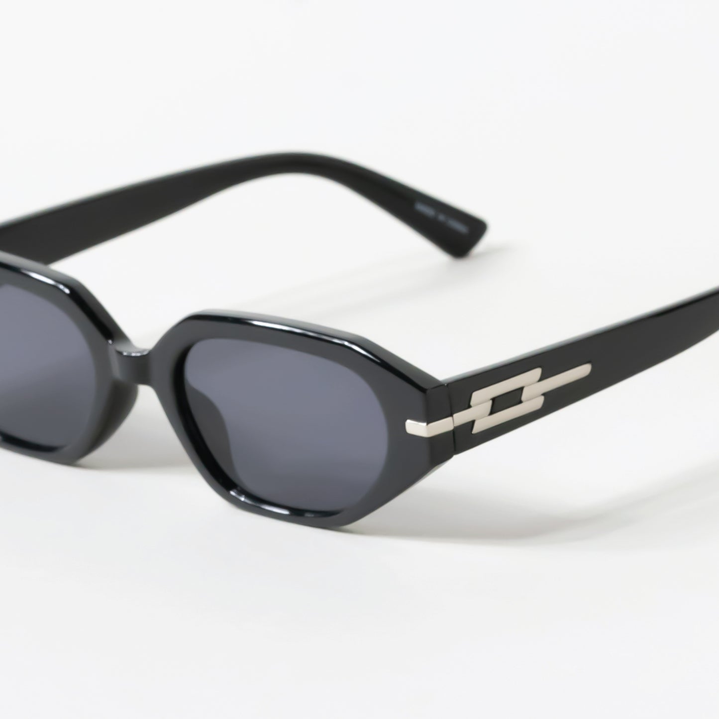 Slim Rectangular Side Detail Sunglasses